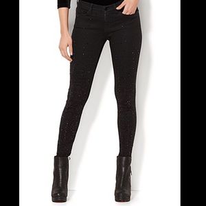 BRAND NEW NY & Co. Embellished Skinny Soho Jeans